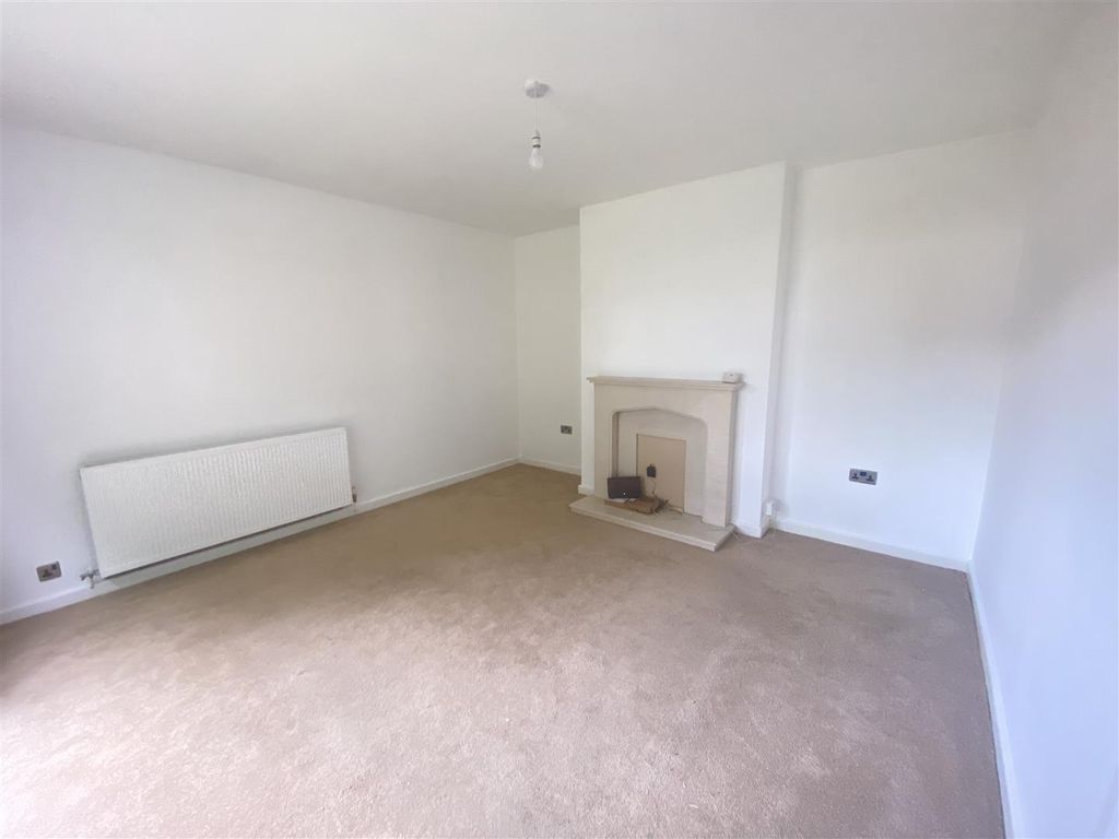 Property photo 2 of 14 Lounge