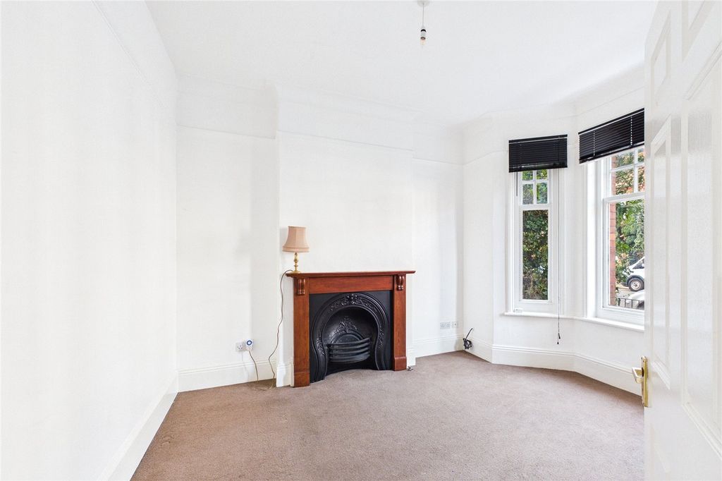 Property photo 2 of 11 Picture No. 14