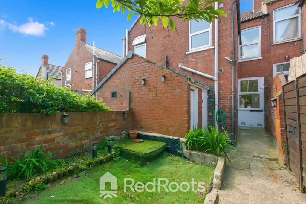 Property photo 2 of 16 5705141