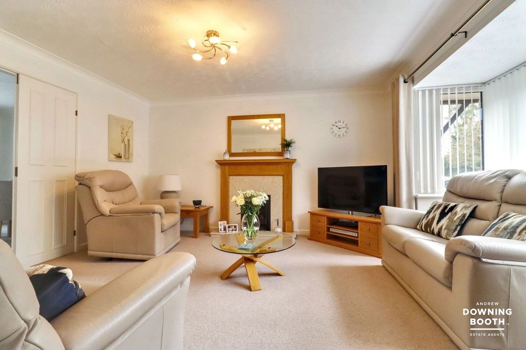 Property photo 3 of 32