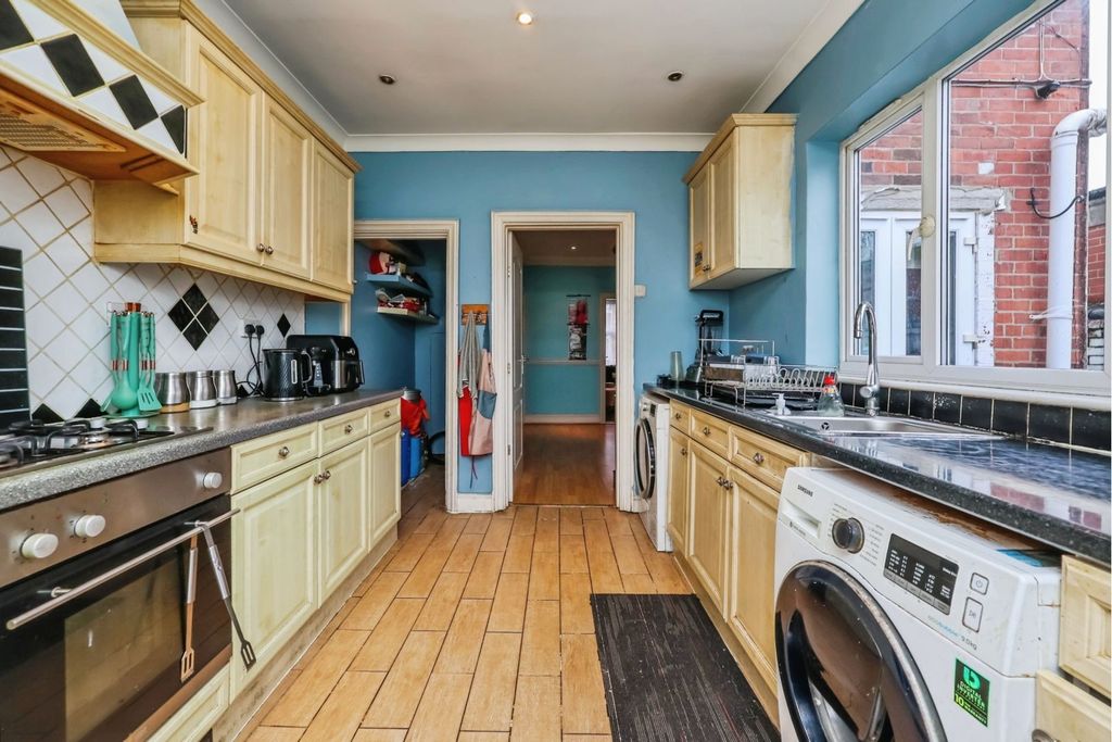 Property photo 3 of 15