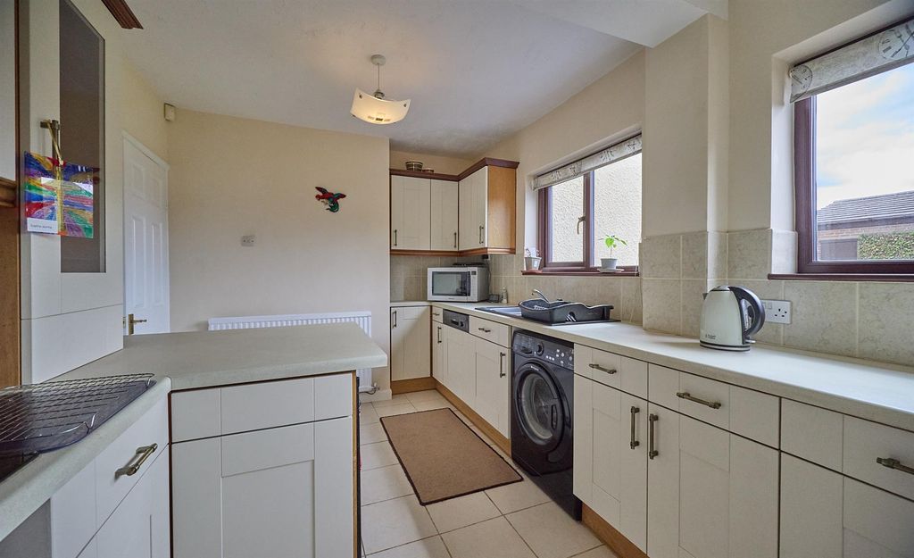 Property photo 2 of 12 Lutterworth Rd Bb  2.Jpg