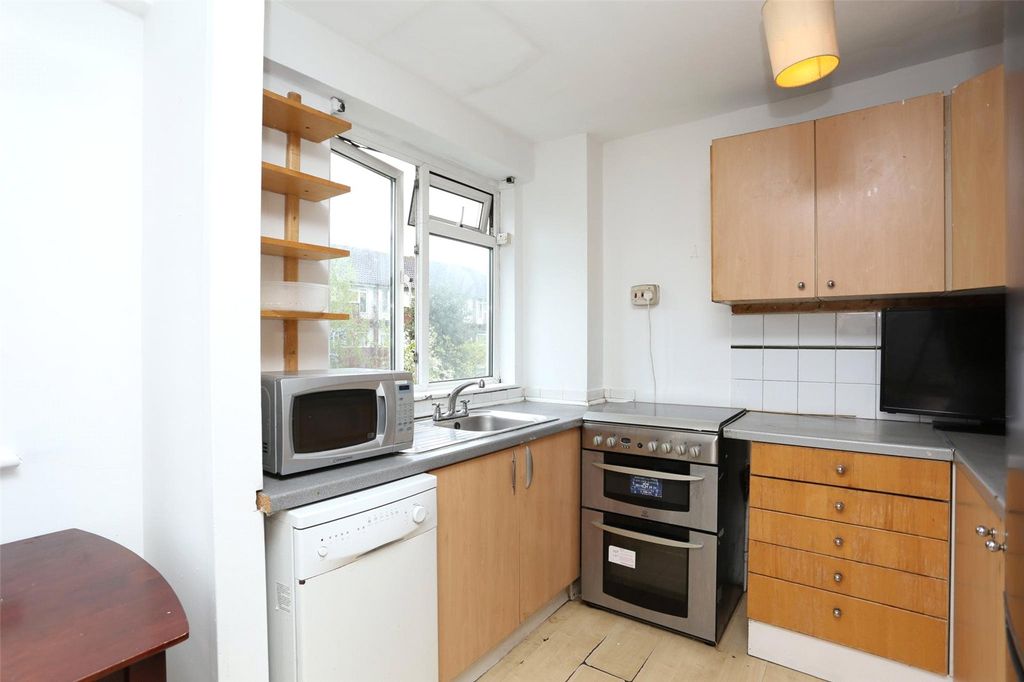 Property photo 3 of 17 Picture No. 08