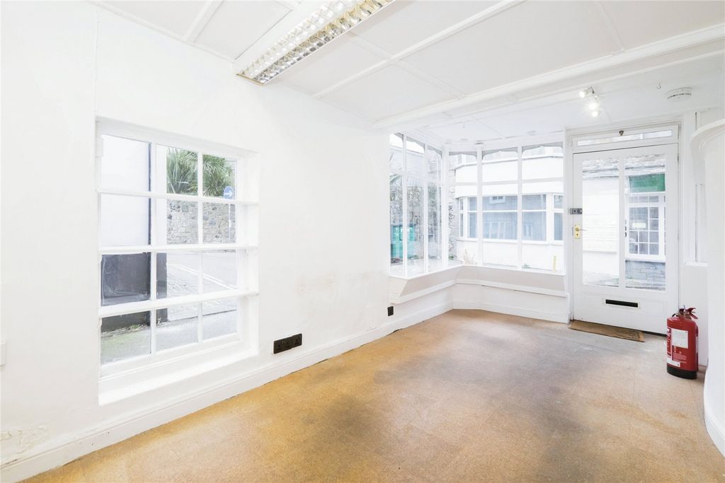 Property photo 3 of 17 Photography