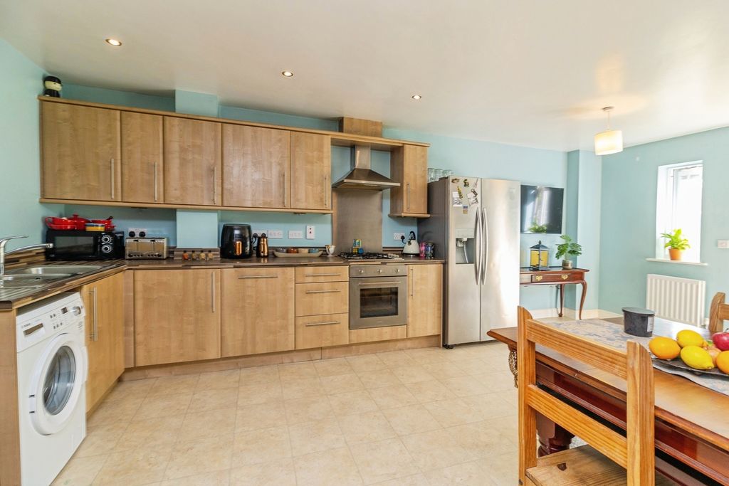 Property photo 2 of 20 Pbox-Img.Jpg