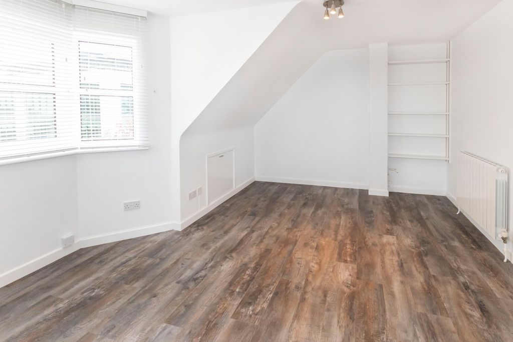 Property photo 2 of 8 Picture No. 09