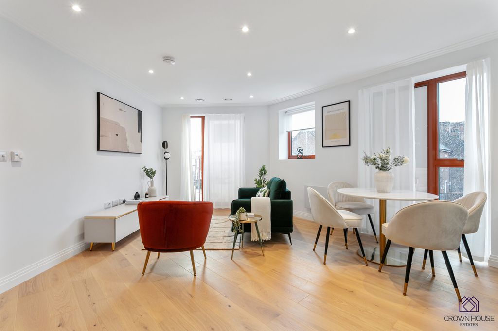 Property photo 1 of 21