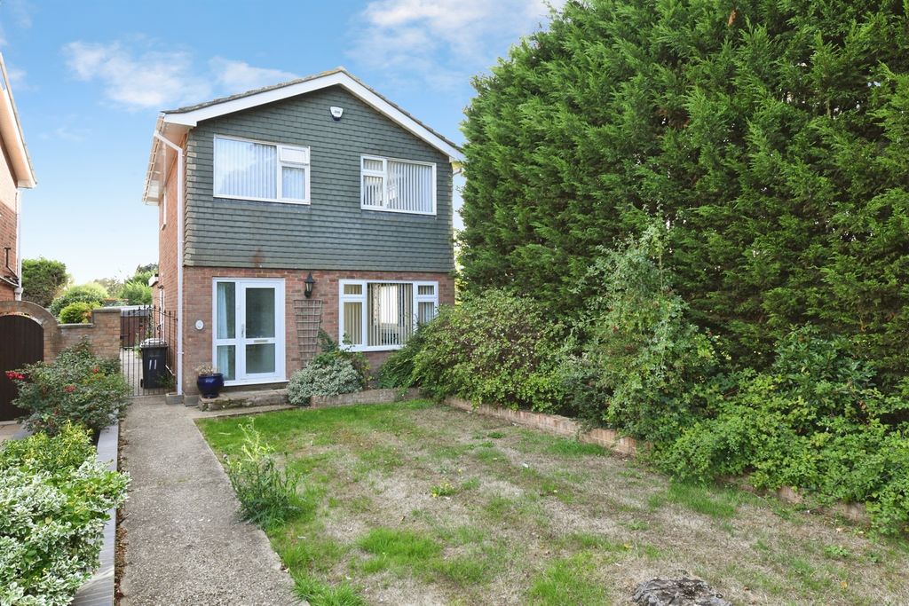 Property photo 1 of 17