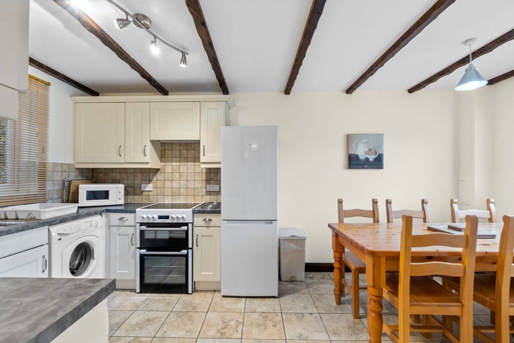 Property photo 2 of 16 Picture No. 26