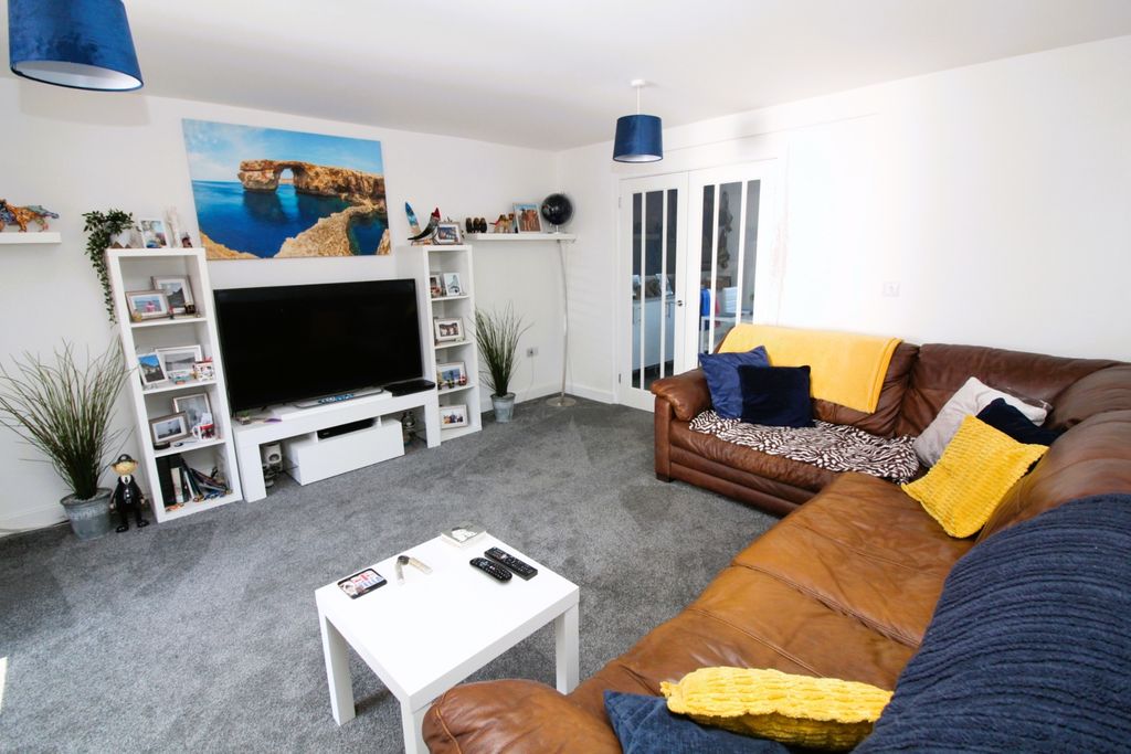 Property photo 2 of 38 Img_5740