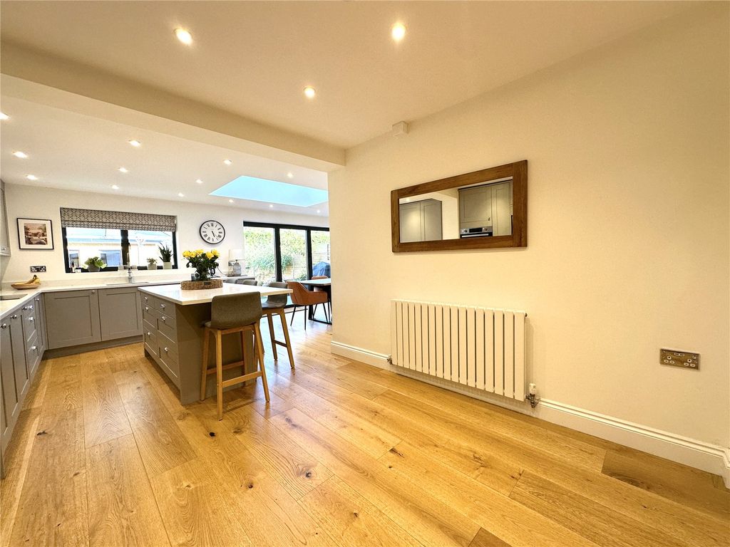 Property photo 3 of 18 Picture No. 02