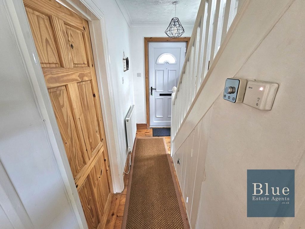 Property photo 3 of 22 Hallway