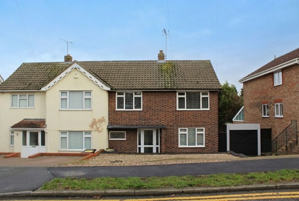 Property photo 1 of 17 Front View