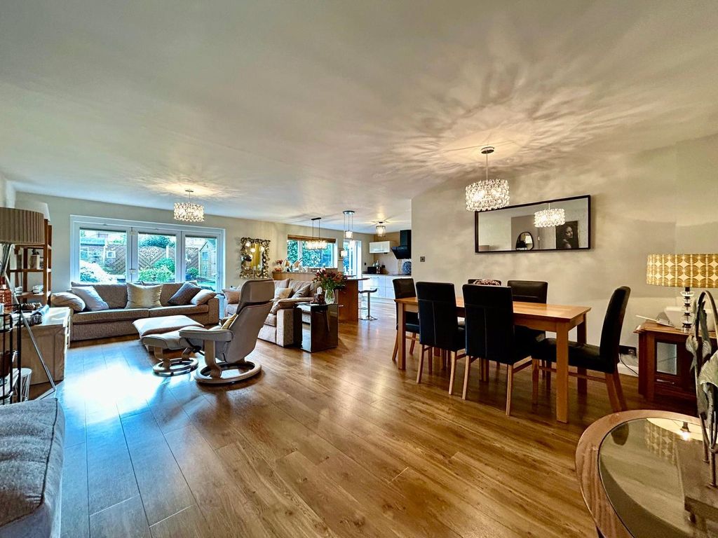 Property photo 3 of 17 Picture No. 29
