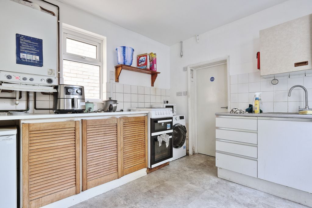 Property photo 3 of 18 7