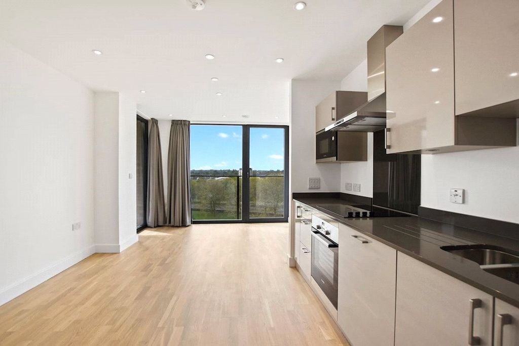 Property photo 2 of 11 Picture No. 03