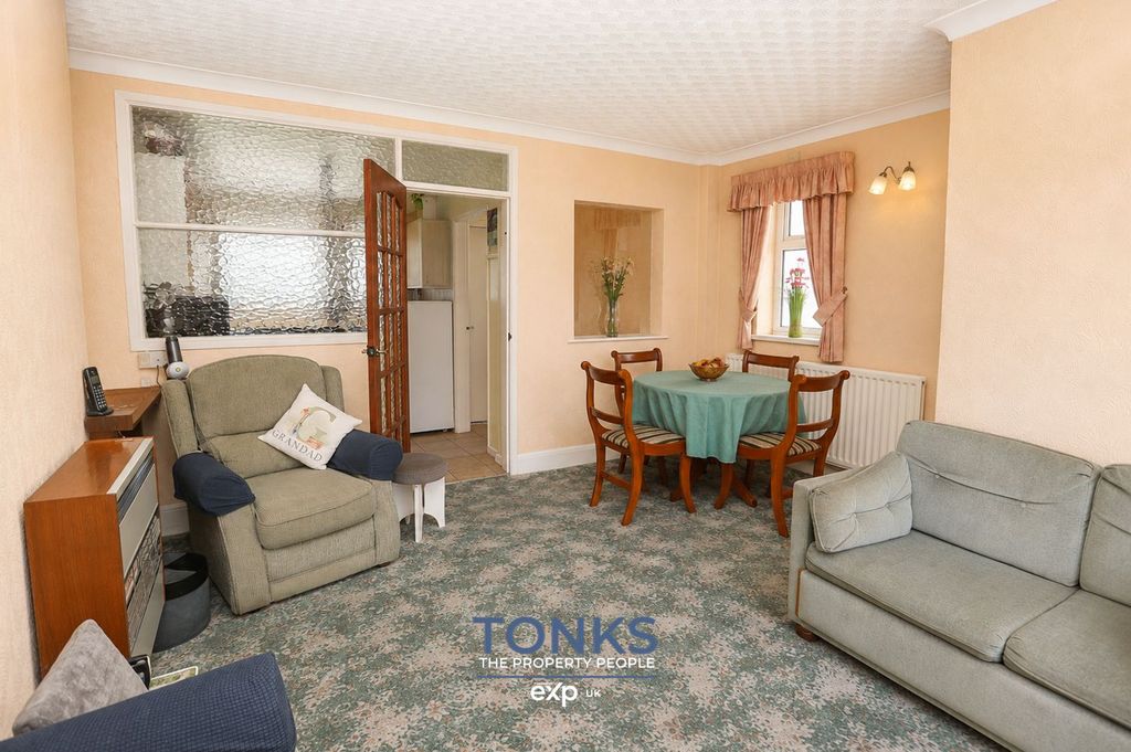 Property photo 2 of 14