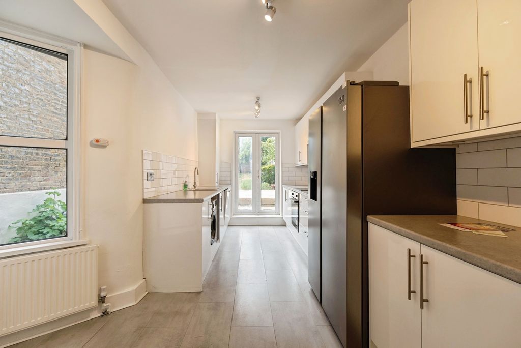 Property photo 2 of 10 Pbox-Img.Jpg