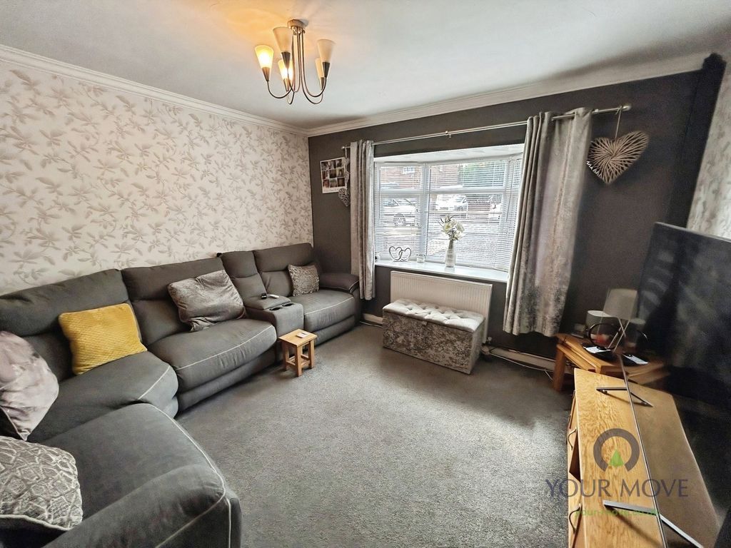 Property photo 2 of 13 Lounge