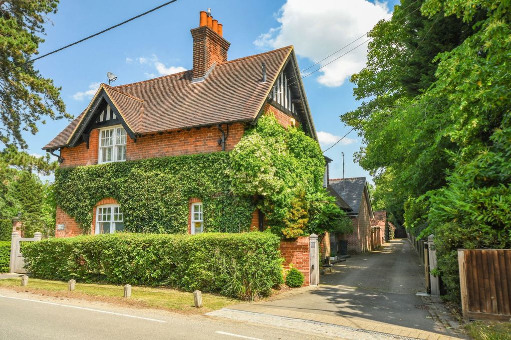 Property photo 1 of 34