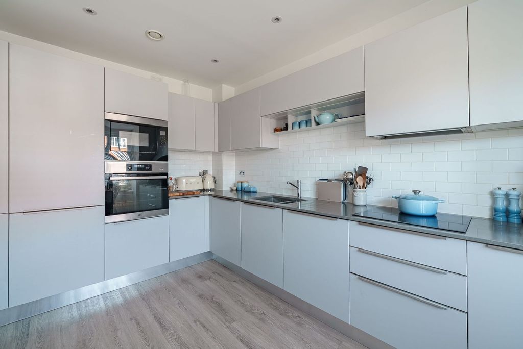 Property photo 3 of 19