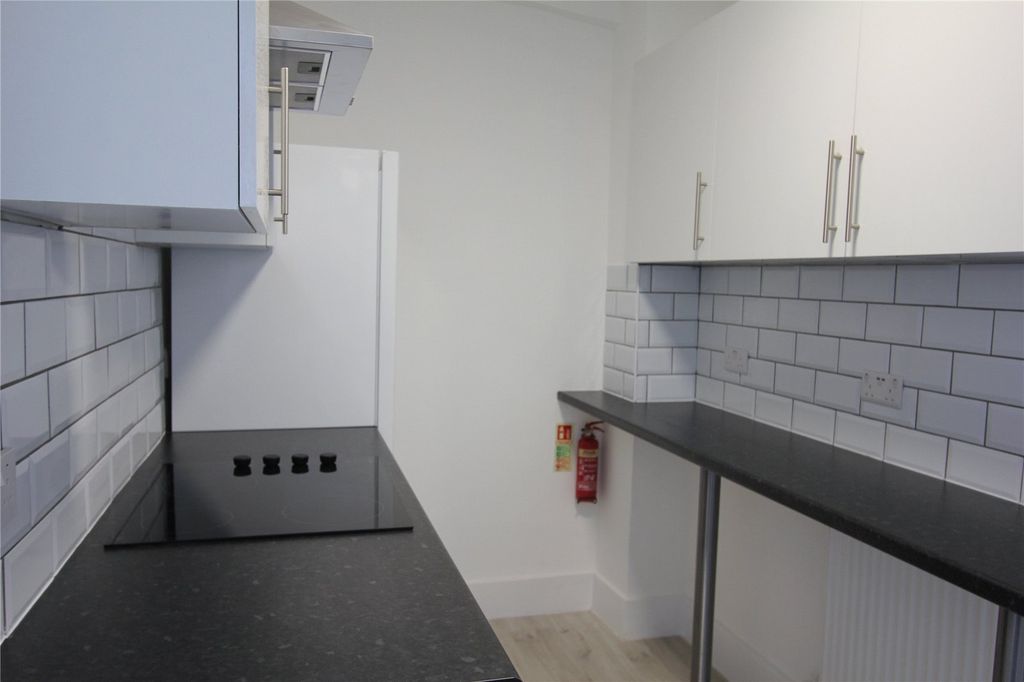 Property photo 3 of 11 Picture No. 10