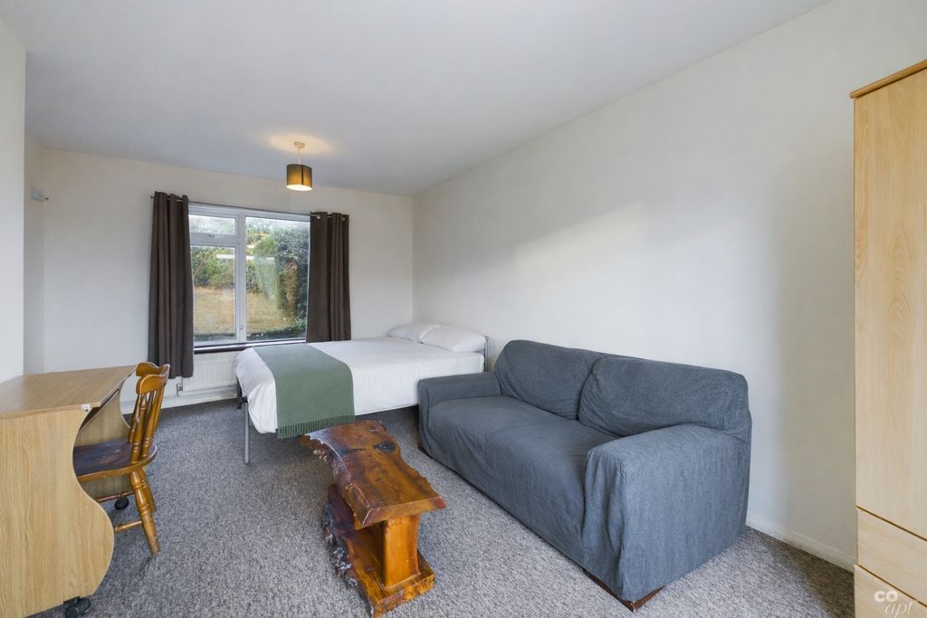 Property photo 3 of 11 Photo 12