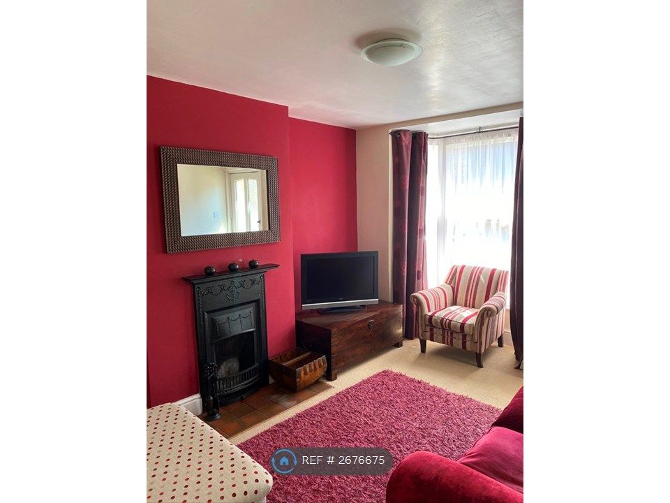 Property photo 2 of 32