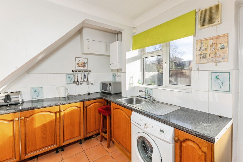 Property photo 2 of 41