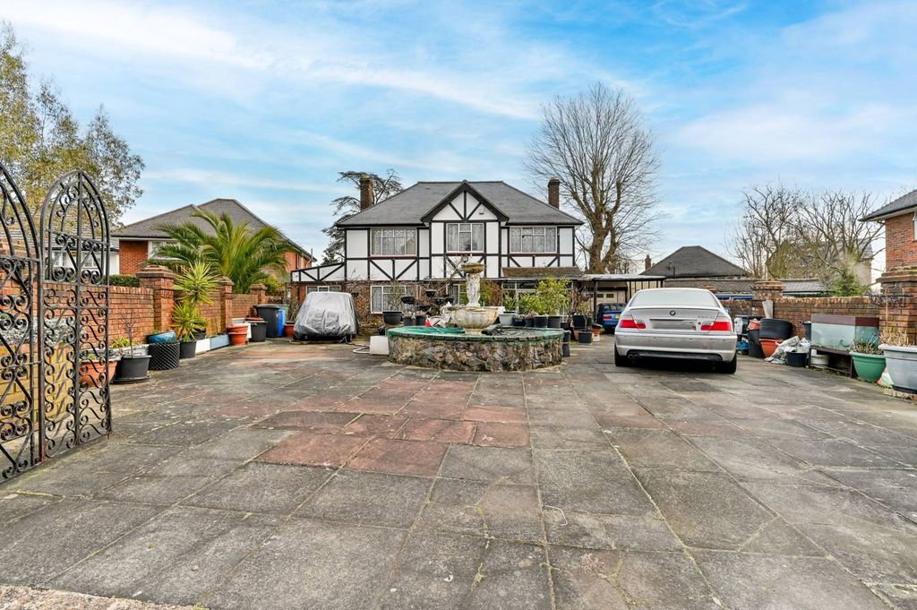 Property photo 1 of 15