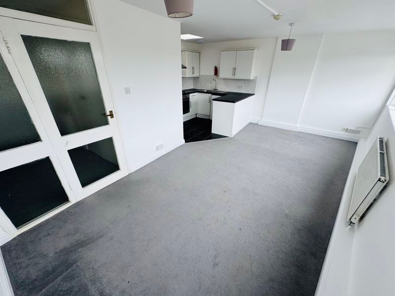 Property photo 2 of 9 Photo 6