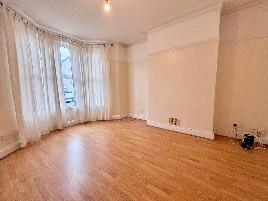 Property photo 3 of 9 Bedroom