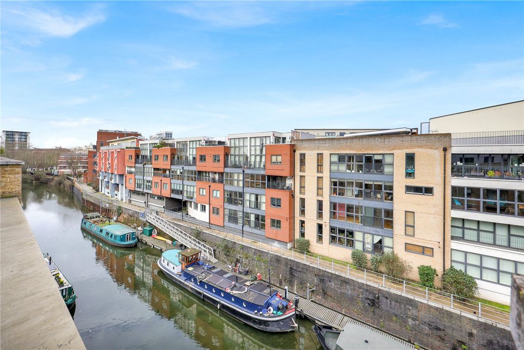 Property photo 3 of 21 Picture No. 17