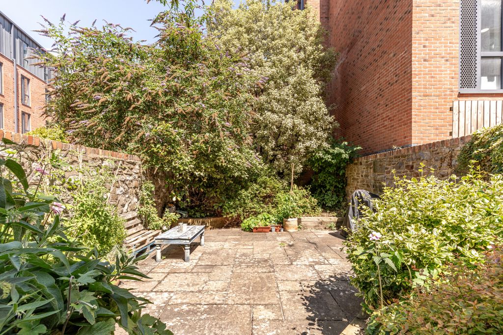 Property photo 2 of 17 Photo 17