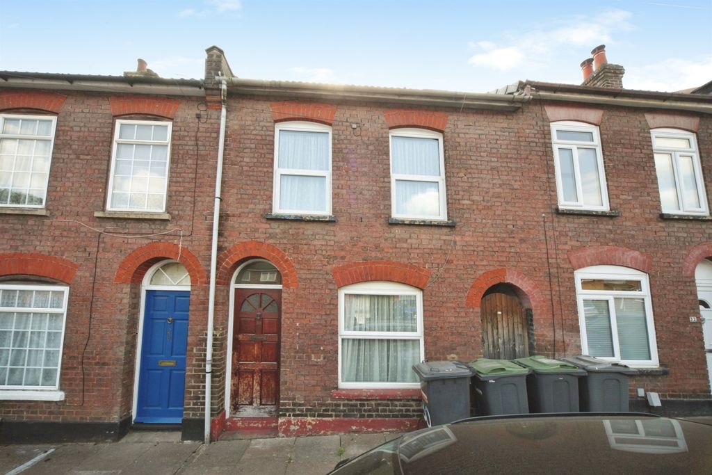 Property photo 2 of 15