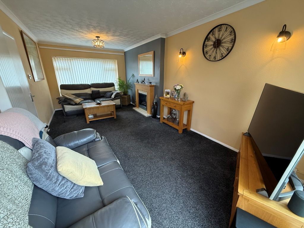 Property photo 3 of 11 4338714