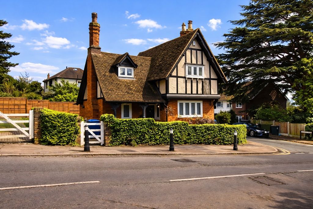 Property photo 1 of 17 4935240