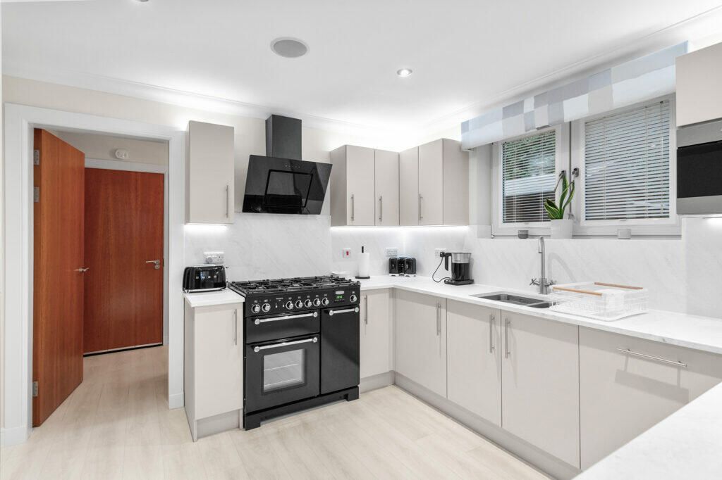 Property photo 3 of 35