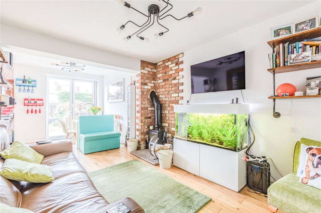 Property photo 2 of 20 Picture No. 27