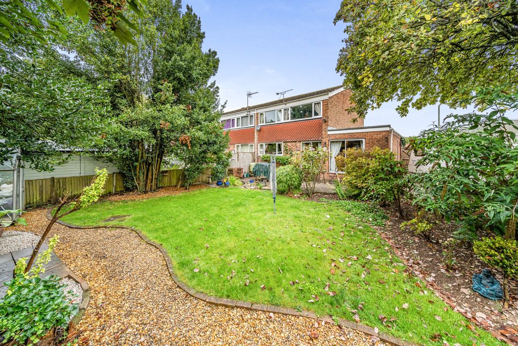 Property photo 2 of 20