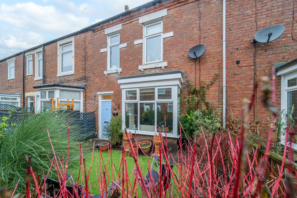 Property photo 1 of 19 Front-2