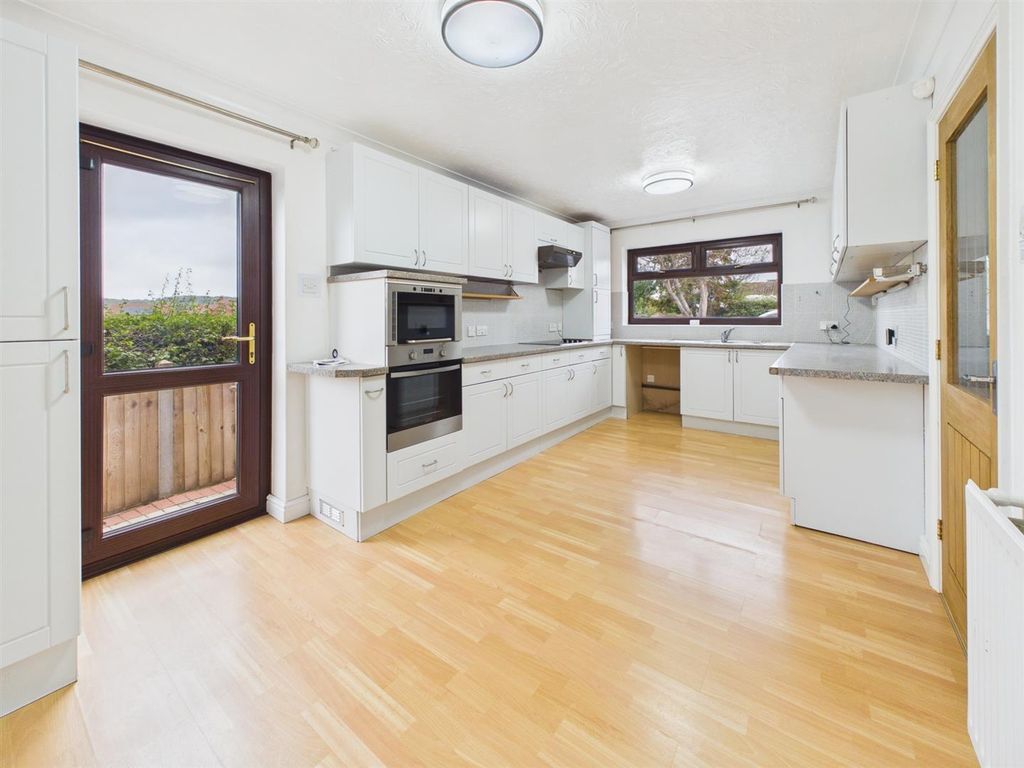 Property photo 2 of 22