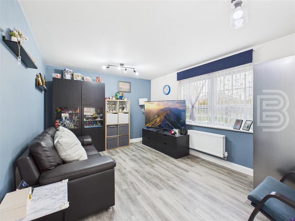 Property photo 3 of 19 Cam05587G0-Pr0056-Still012.Jpg