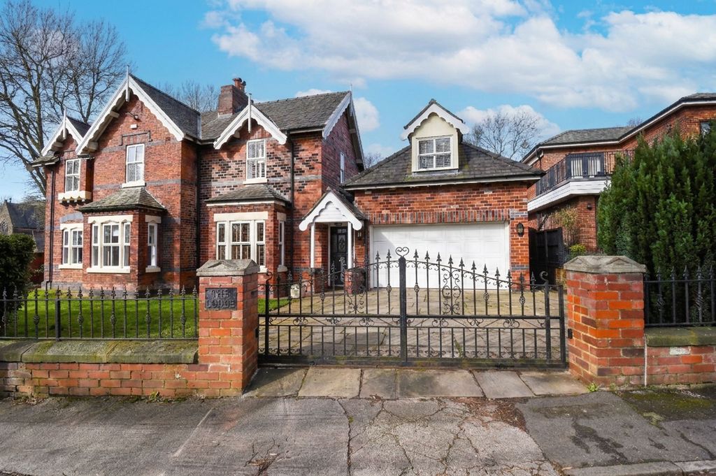 Property photo 1 of 31