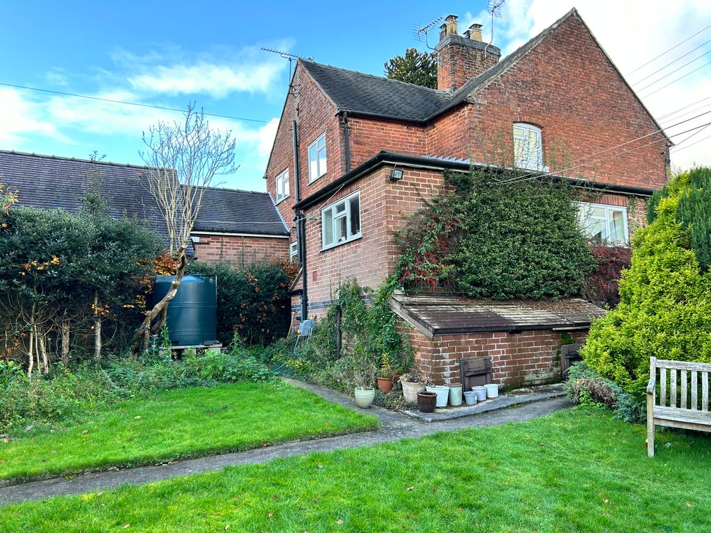 Property photo 2 of 12 Garden