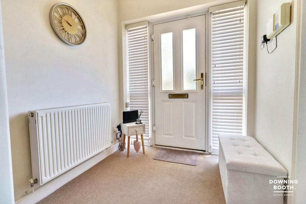 Property photo 3 of 27