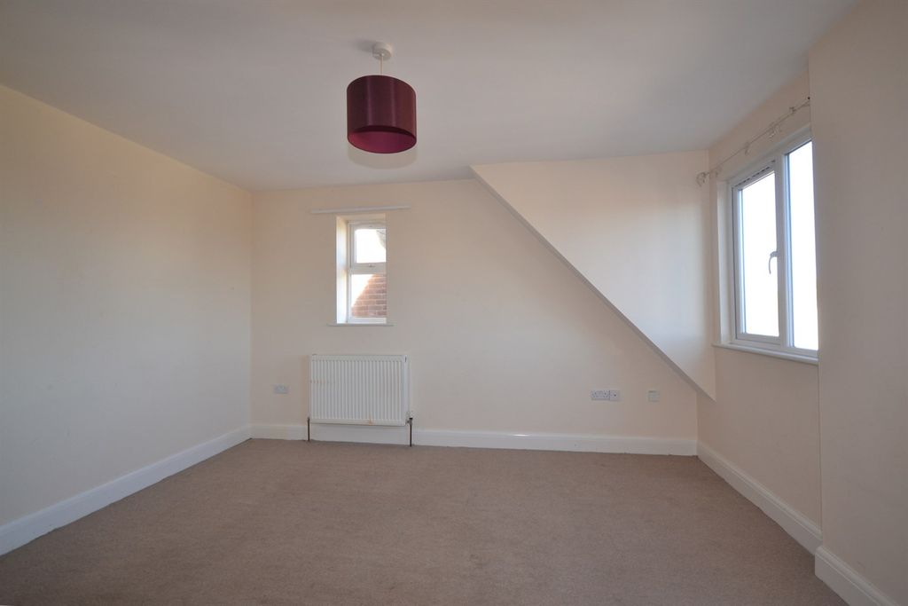 Property photo 2 of 10 Living Room