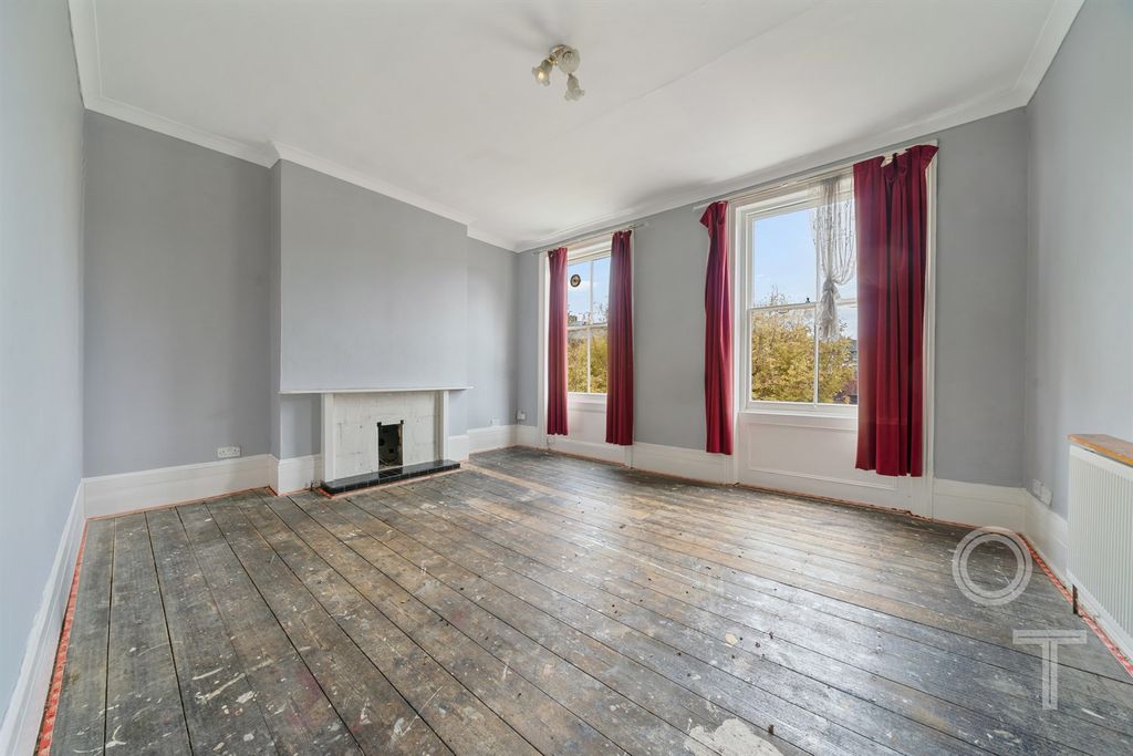 Property photo 2 of 12 Reception