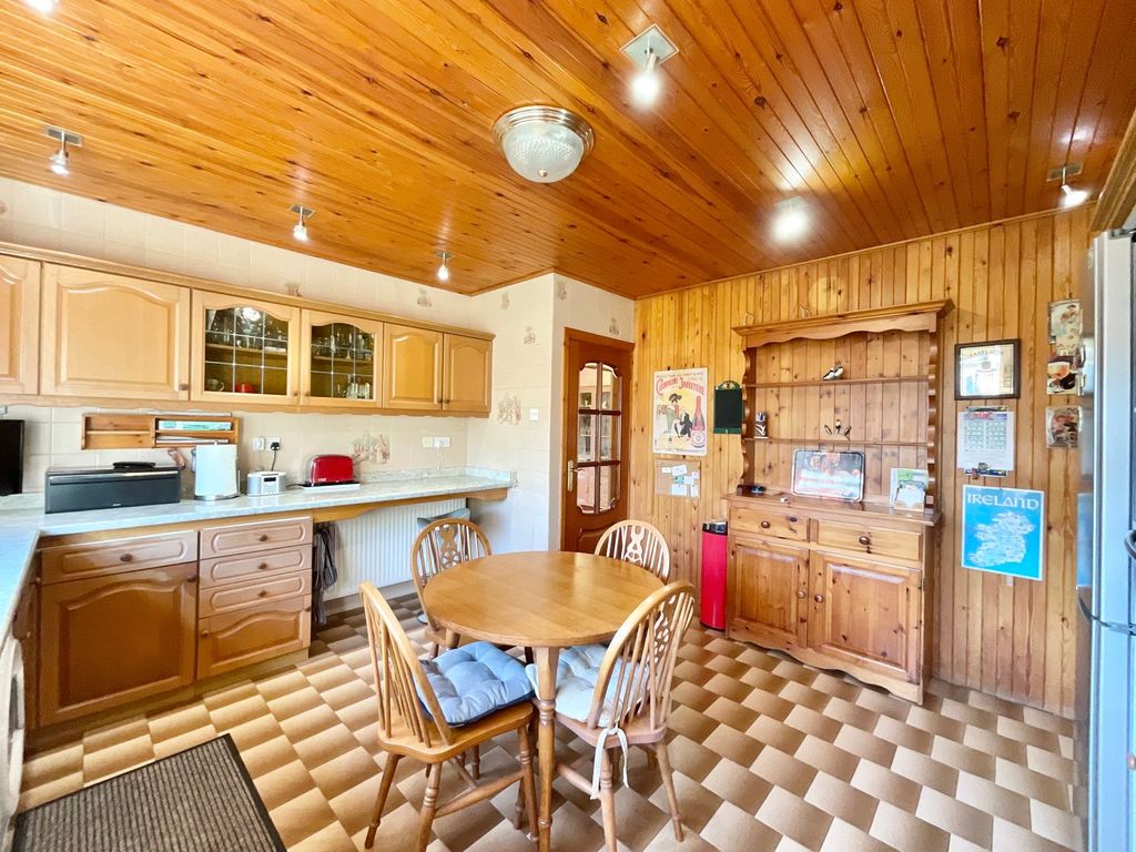 Property photo 3 of 28