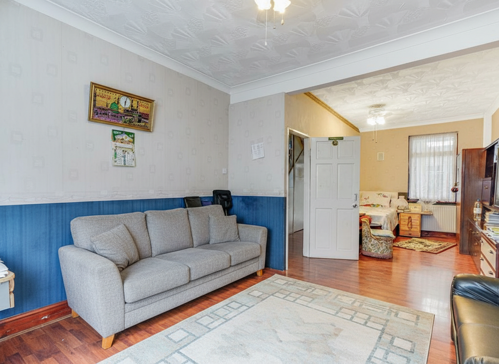 Property photo 3 of 19 Fc040E84-053B-41E4-8352-217067A34Ff1